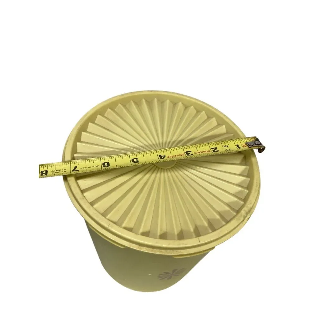 4 Vintage Tupperware Servalier‎ Canisters 3 Yellow  1 Green with Lids Nesting